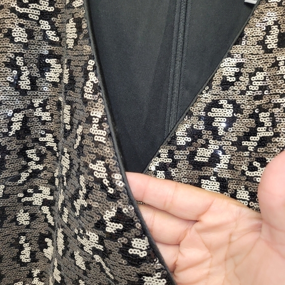 Badgley Mischka Belle Leopard Sequined Midi Dress Size 0. - Picture 5 of 16